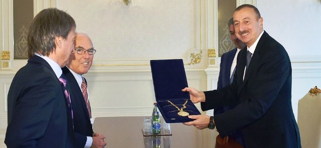 İlham Əliyev xüsusi medalla təltif edildi