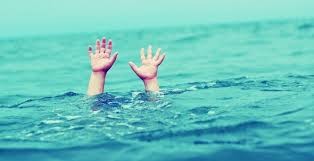 Yevlaxda azyaşlı ailəsini yasa batırdı