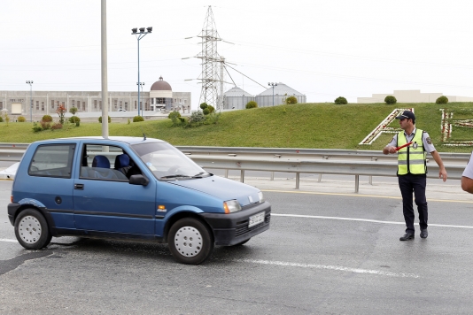 Etibarnamə ilə maşın sürənlərə