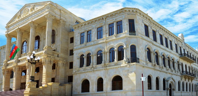 Ata-anasını vəhşicəsinə öldürdü...