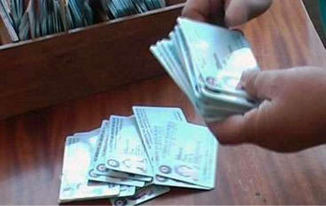 Soyadı olmayan qadın deputatlığa namizəd oldu