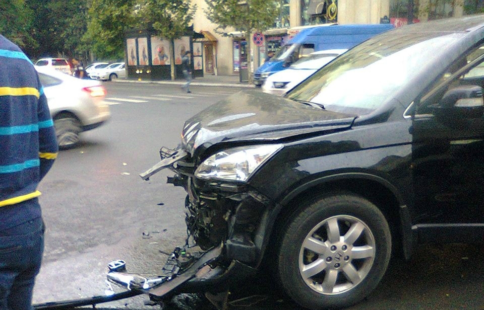 Paytaxtda yol qəzası: 1 nəfər yaralandı