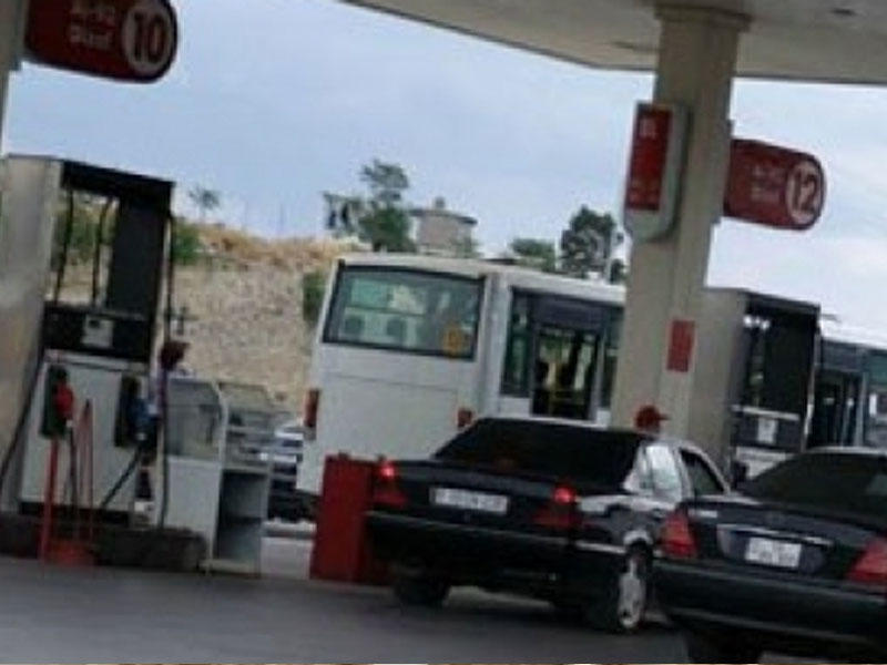 Bakıda avtobus sürücüləri odla oynayır