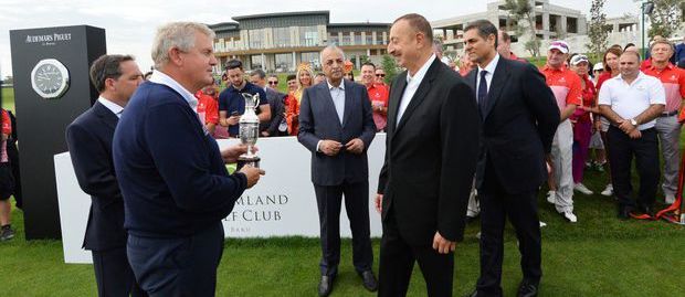 İlham Əliyev bir sıra açılışlar etdi