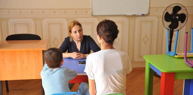 Kişi evə başqa qadın gətirib, arvadına deyib ki...