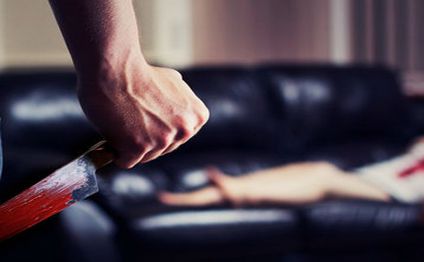 Ər və arvadı döyərək bıçaqladı