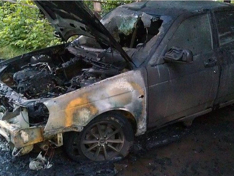 Bakıda bələdiyyənin maşını yandı