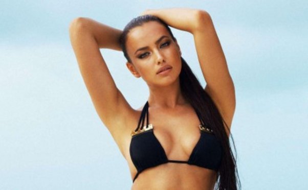 İrina Şeyk kişi jurnalı üçün soyundu