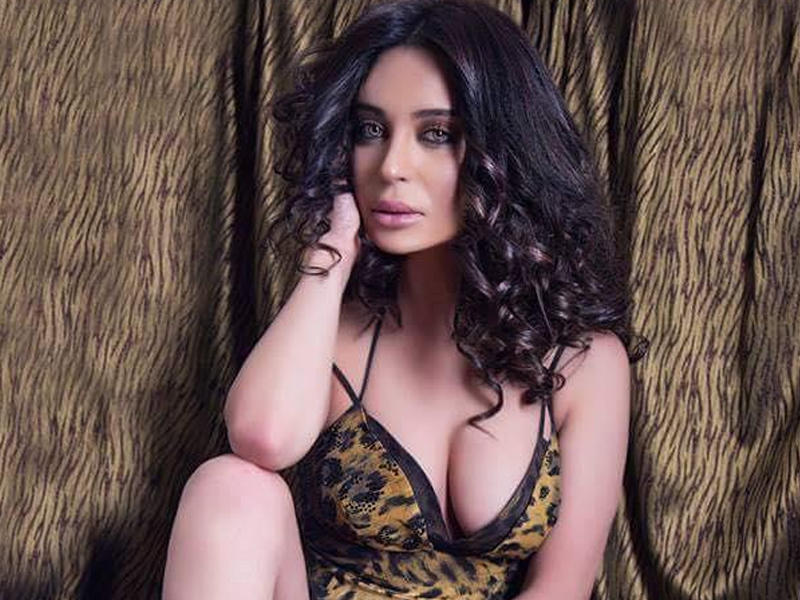 Müğənni Sabrina: “Məni Sibel Cana bənzədirlər”