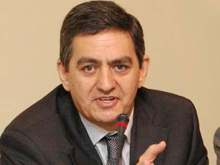 “Əli Kərimlinin adamıyam” deyib rüşvət təklif etdi