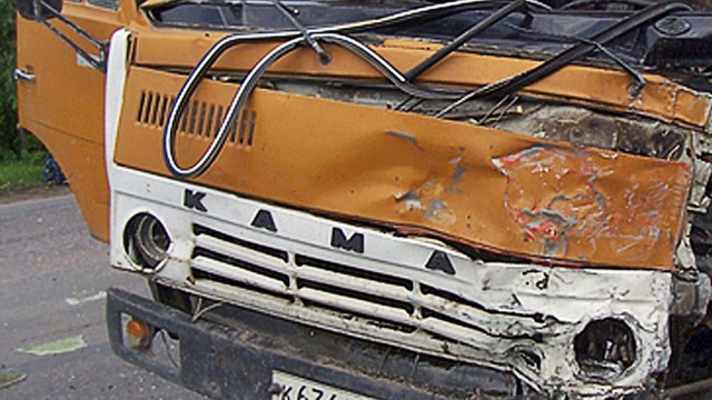 Bakının mərkəzində iki yük maşını toqquşdu