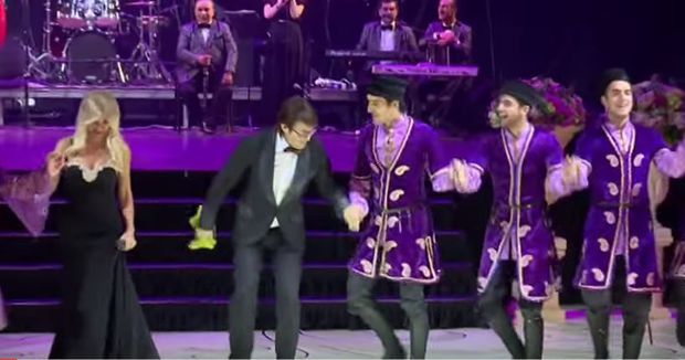 Nərgiz Cəlilova və Andrey Malaxov “Yallı” oynadı