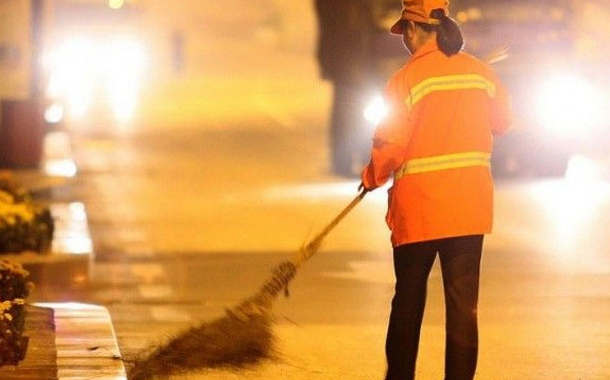 Gəncədə süpürgəçi qadını avtomobil vuraraq öldürdü