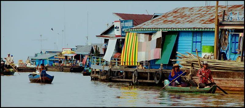 Üzən kənd: dünyanın ən qəribə yaşayış məskəni