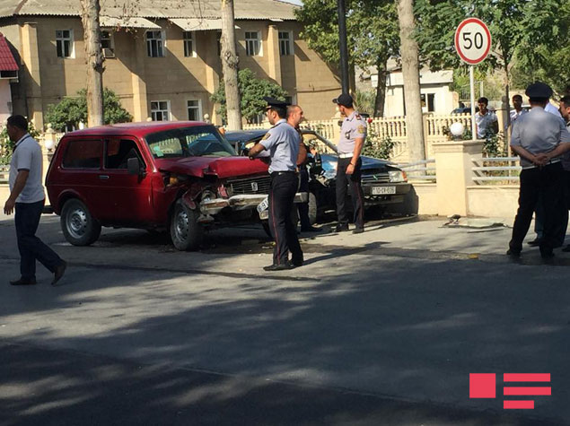 Göyçayda avtomobil qəzasında xəsarət alan 4 nəfərin kimliyi məlum olub