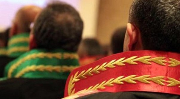 Türkiyədə bütün hərbi hakim və prokurorlar işdən çıxarılıb