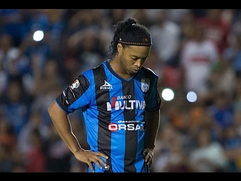 Futbol əfsanəsi Ronaldinyo, klubsuz qaldı