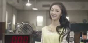 Xanımların nəzərinə: 10 saniyəyə makiyaj