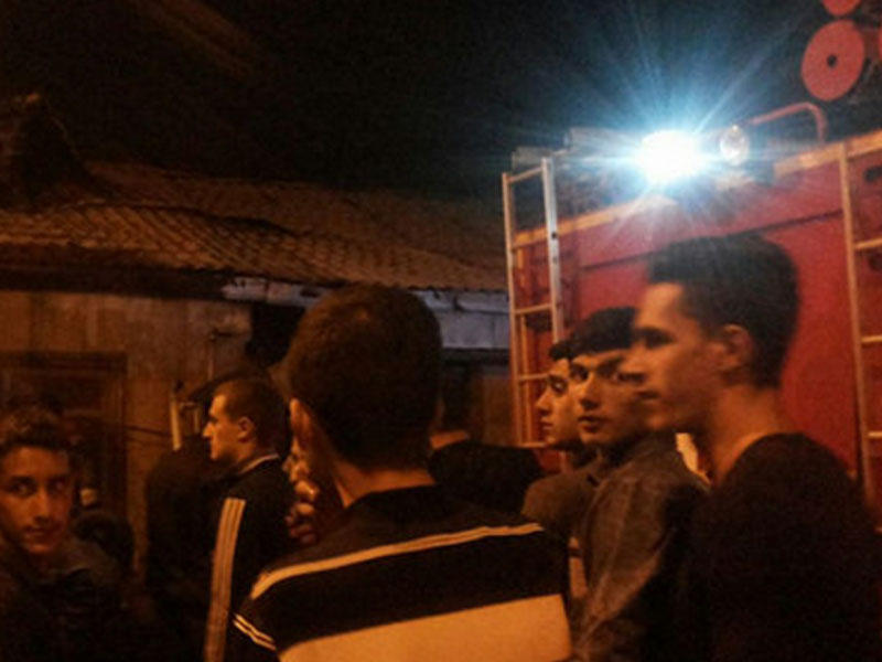 Qubada evlər yanır