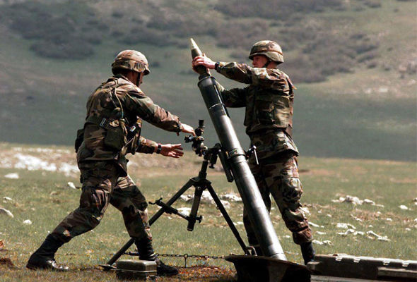 Cəbhədə minaatanlar işə düşdü