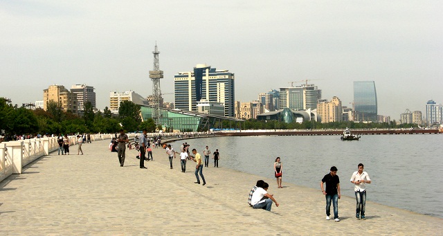 Bulvarda intihara cəhd