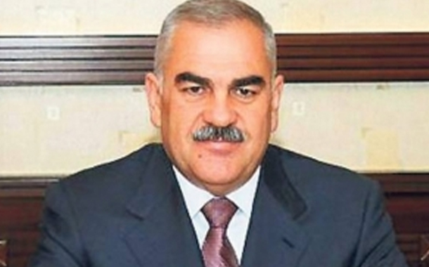 Dekan və baş həkim Vasif Talıbova rəqib oldular