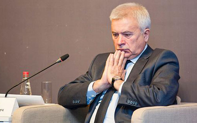 Vahid Ələkbərova 1.2 milyardlıq zərbə