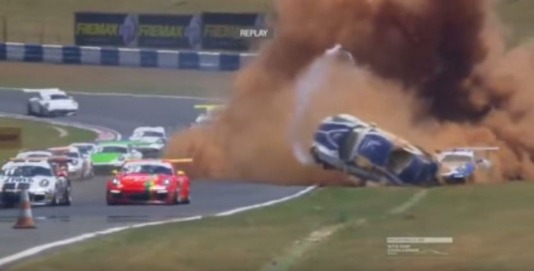 Dəhşətli qəzadan sağ-salamat xilas oldu