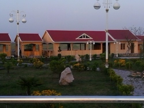 Oğuzun polis rəisi restoran tikdirdi, fəhlələrin pulunu vermədi