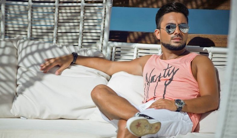 Məşhur müğənni pərəstişkarlarını sevindirdi