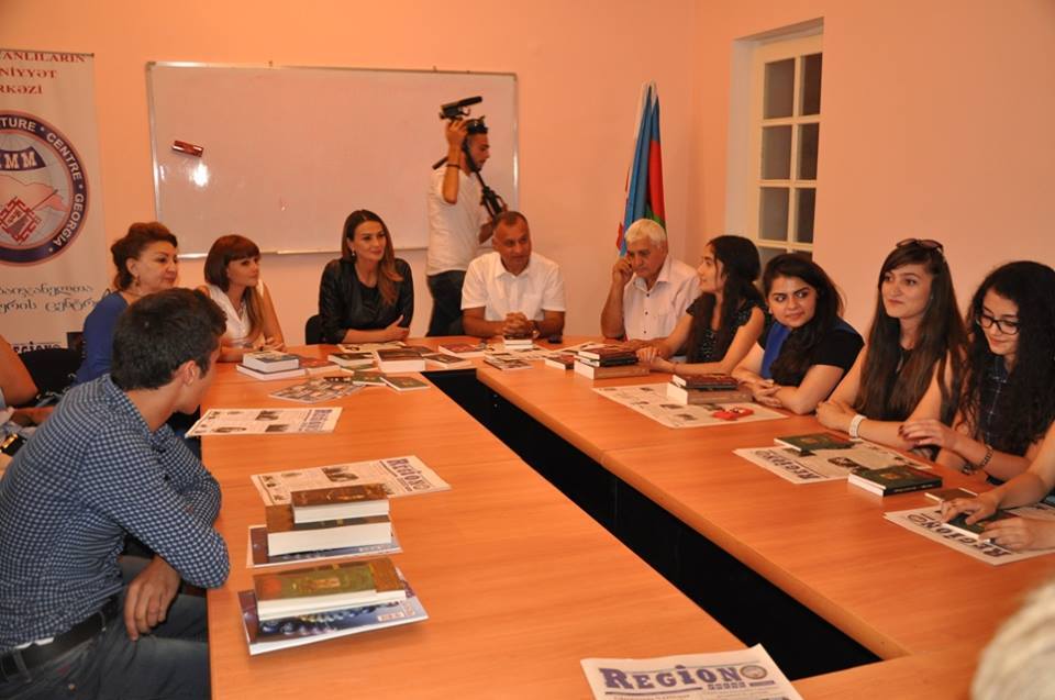 Millət vəkili Gürcüstan azərbaycanlılarının fəal gəncləri ilə görüşdü