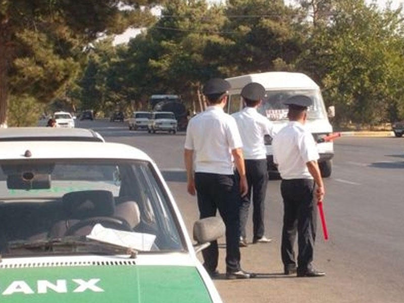 Yoldan pul tutanları tutdular