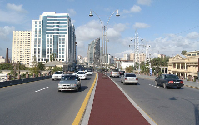 Atatürk prospektinin bir hissəsində hərəkət məhdudlaşdırılır