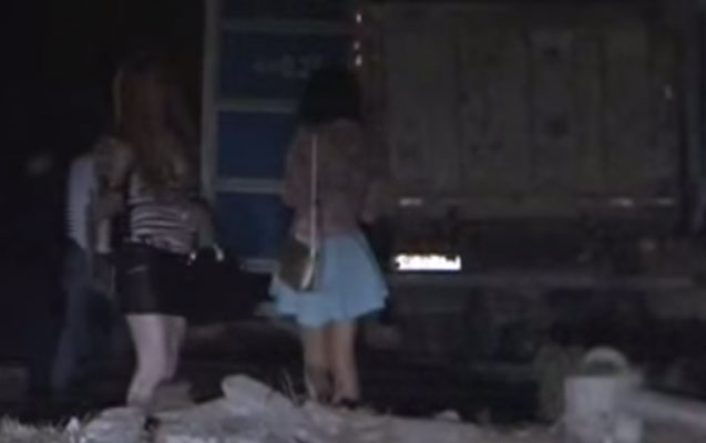 “Saatı 30 manat, evdə bilmirlər...”