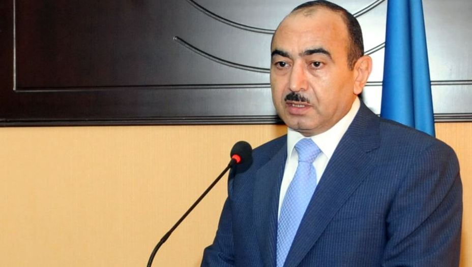 Əli Həsənov KİV əməkdaşlarının saxlanılmasına münasibət bildirdi