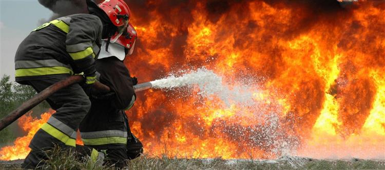 Xaçmazda ata oğlunun evini yandırdı