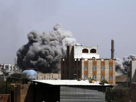 Ərəb koalisiyası Yəməni bombaladı: