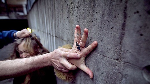 Bakıda 19 yaşlı qızı 17 gün zorladılar