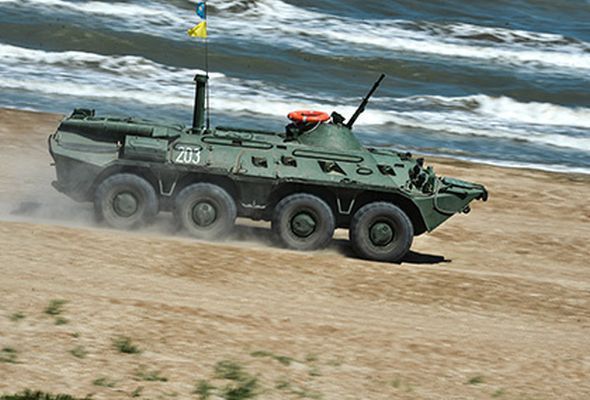 Qazaxıstan ordusunun 4 BTR-i Xəzər dənizində batıb