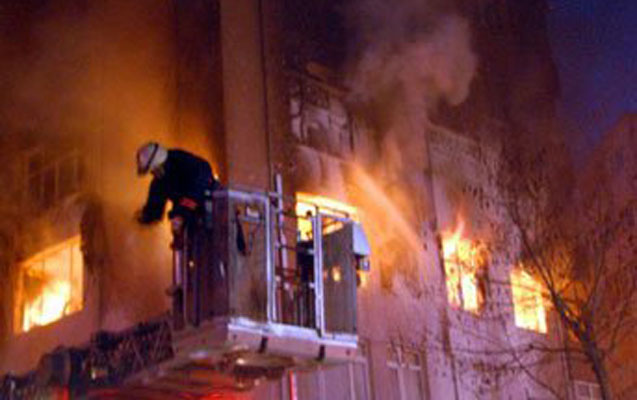 Çoxmərtəbəli binada yanğın -