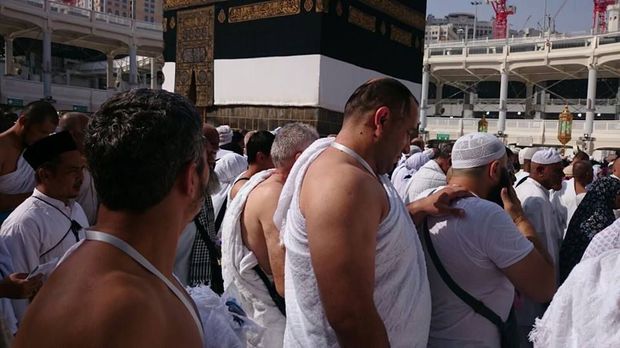 İlham Zəkiyev Həcc ziyarətində -