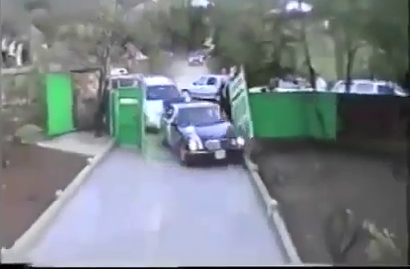 Gəlin maşını bu dəfə məhləyə yox, darvazaya girdi