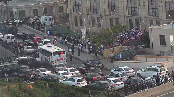 Valideynlər Bakını iflic etdilər