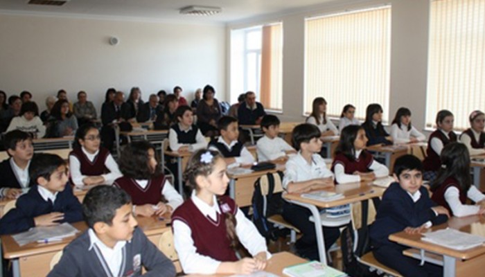 Bakıda bəzi ali və orta məktəblərdə dərslərin vaxtı dəyişdirilib