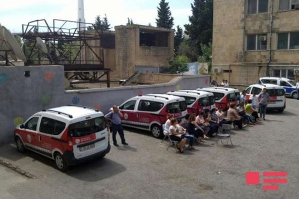 ANS-ə buraxılmayan əməkdaşlar küçədə qaldı