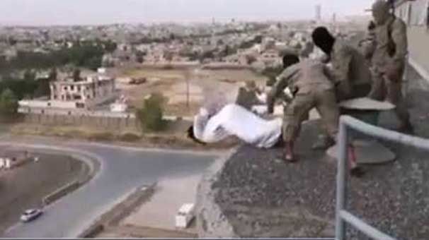 İŞİD daha bir homoseksualı edam etdi