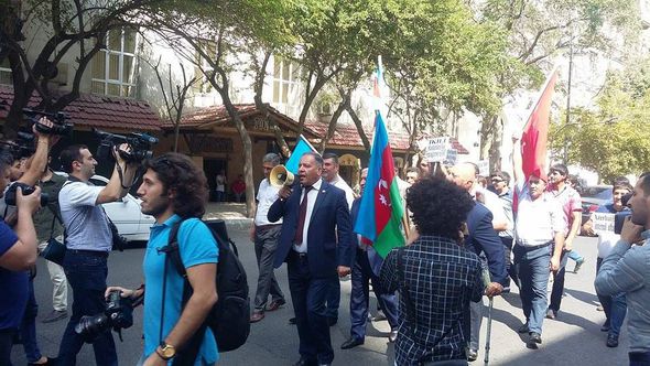 Bakıda Aİ-nin nümayəndəliyi qarşısında aksiya keçirilib