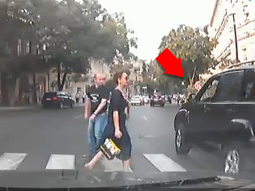 Prado sürücüsündən heç yanda görünməyən abırsızlıq