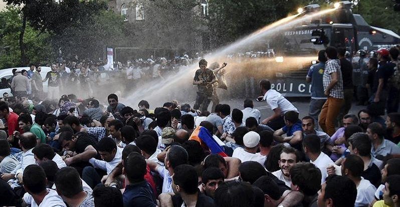 İrəvanda növbəti etiraz aksiyası