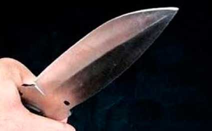 Toydan çıxan gənci bıçaqladılar